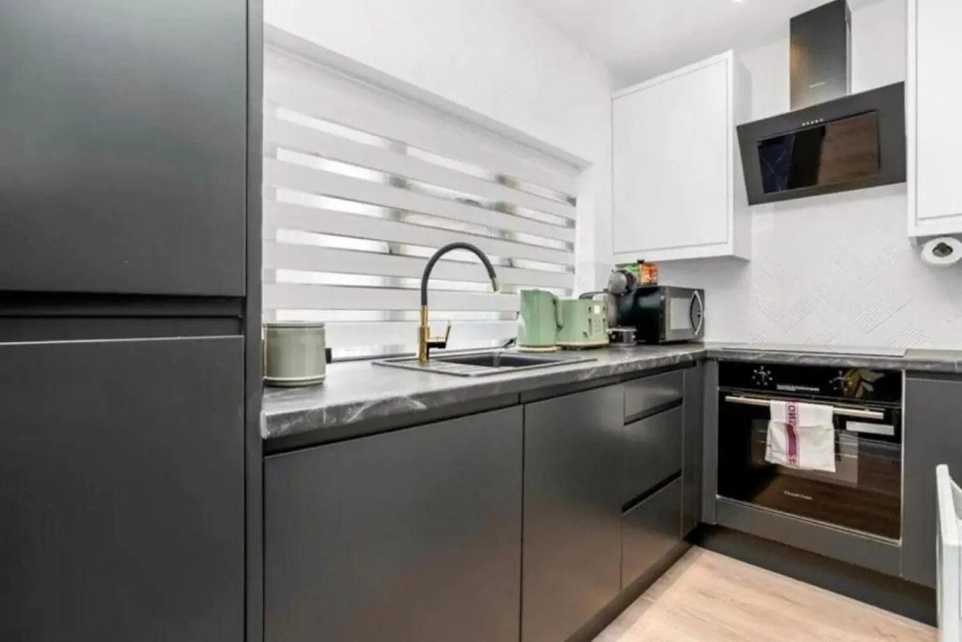 Appartement Flat - Sleeps 3 - Links To Central Ldn & Airport Cowley