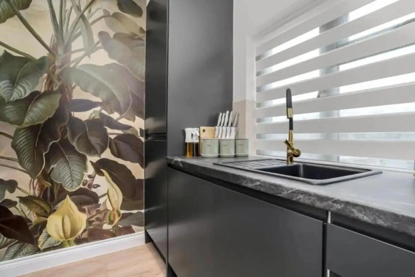 Flat - Sleeps 3 - Links To Central Ldn & Airport Cowley