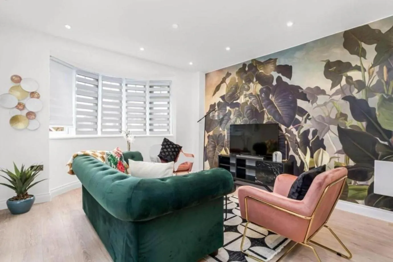Flat - Sleeps 3 - Links To Central Ldn & Airport Cowley  Cowley (Greater London)