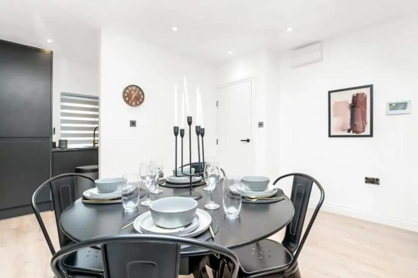 Flat - Sleeps 3 - Links To Central Ldn & Airport Cowley  Apartment Cowley (Greater London)
