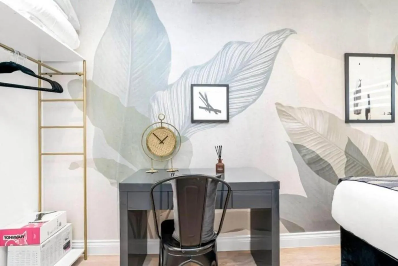 Apartment Flat - Sleeps 3 - Links To Central Ldn & Airport Cowley